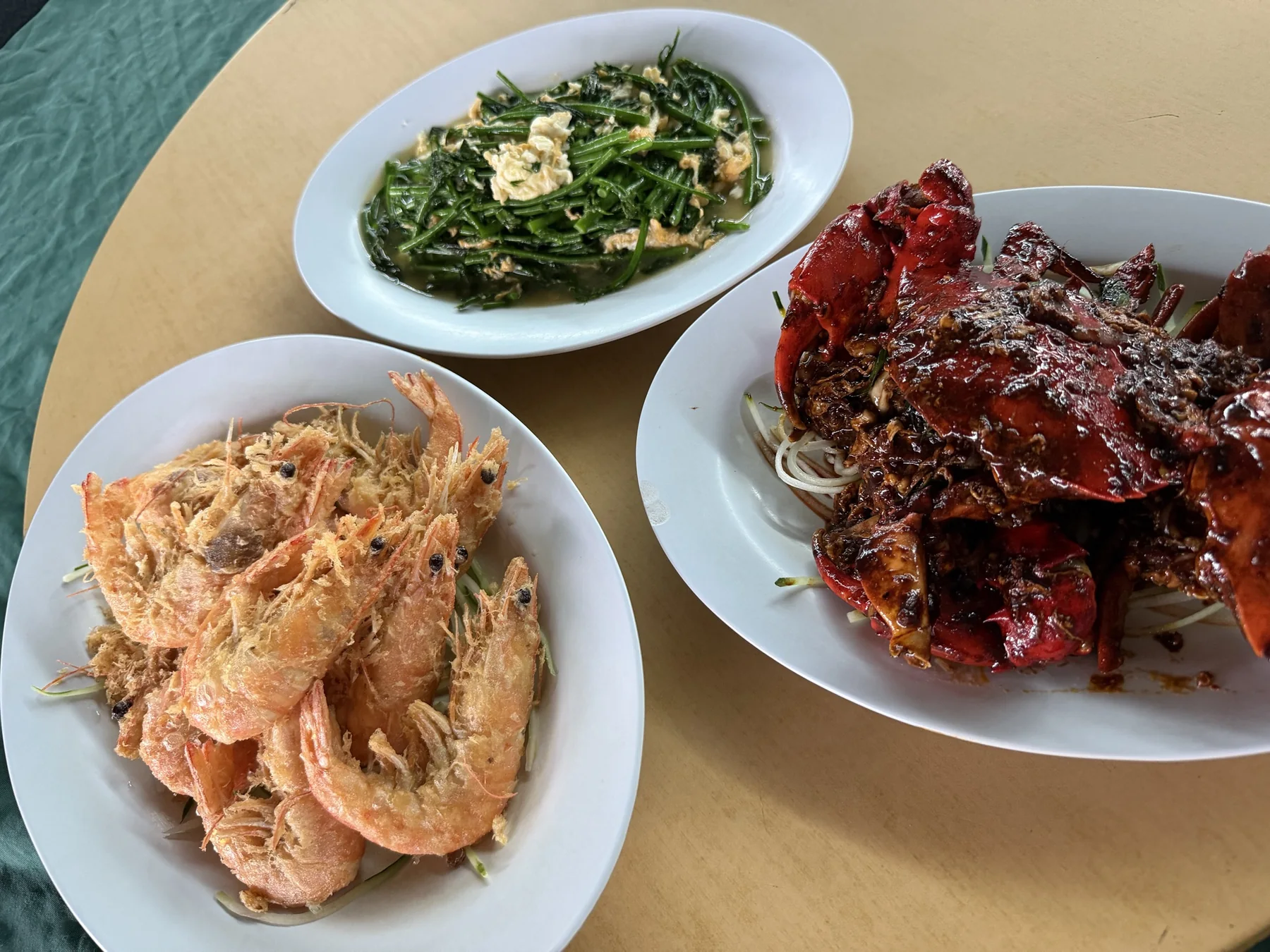 斗亚兰一带的一桌海鲜
