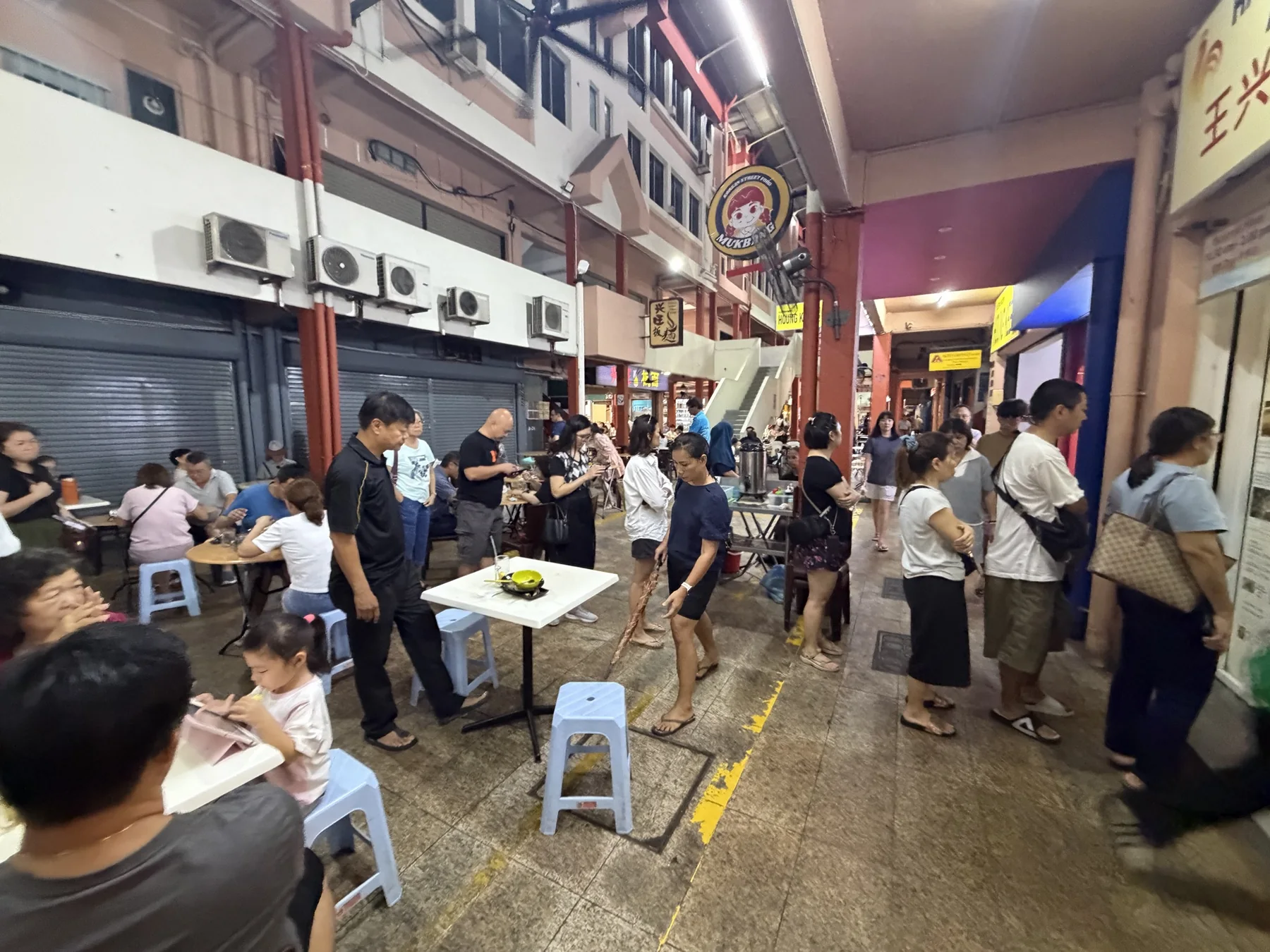 达迈市场里的普通一餐